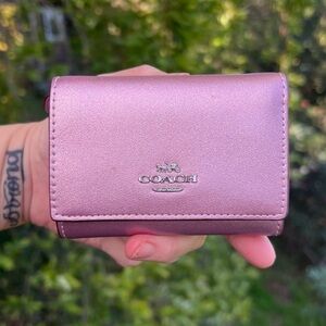 COACH Pink Metallic Micro Wallet w Silver Hardware Pre owned AUTHENTIC